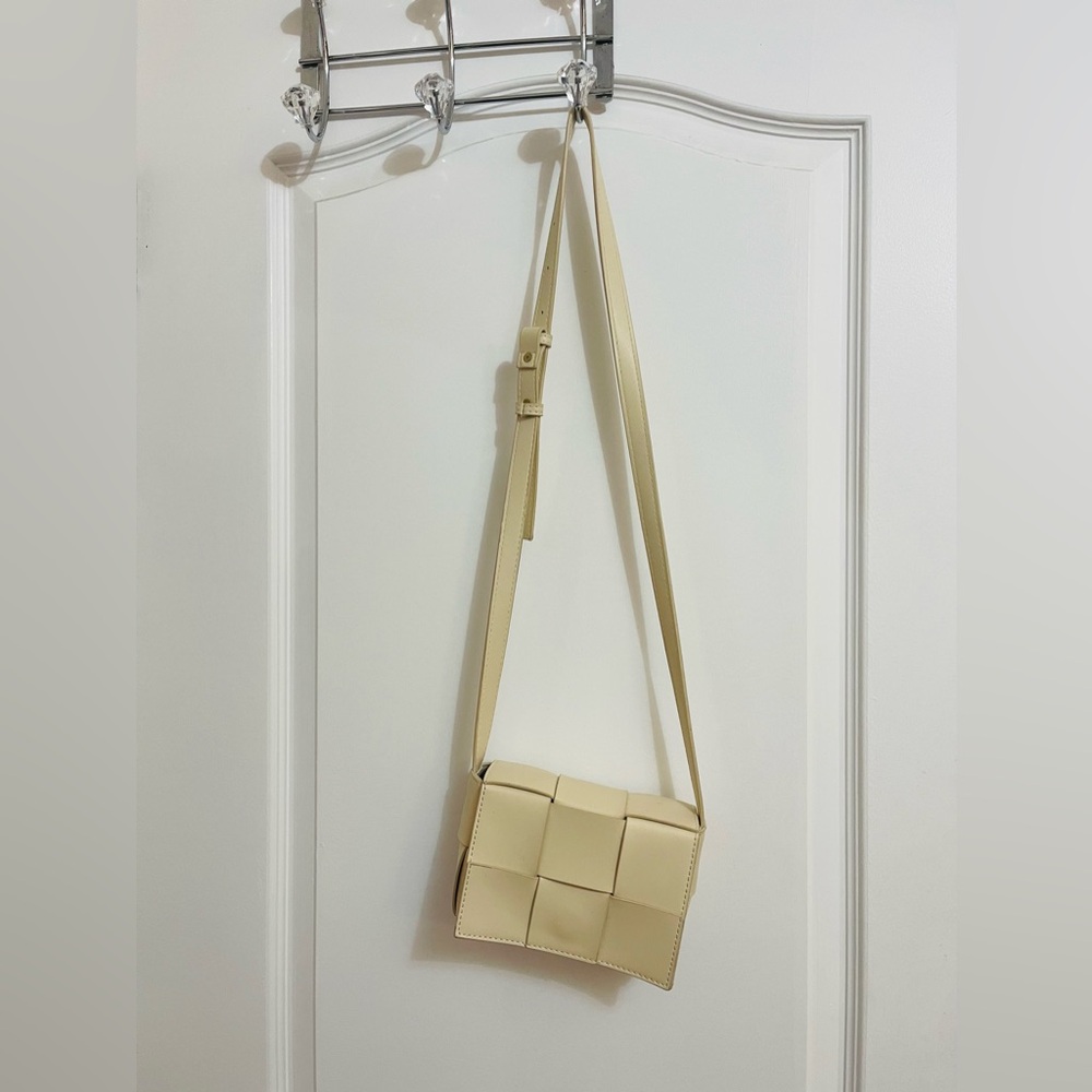 White crossbody bag
